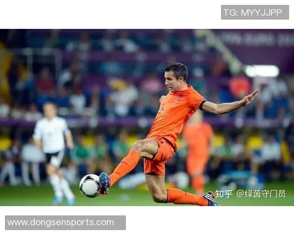 从瘦小少年到绿茵巨星讲述足球球星逆袭成长励志故事